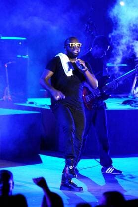 Concert at the International Festival of the Author, composer, performer, Master Gims is an emblematic artist of the French music scene with tubes that invade the radio and television. Leader of Sexion Assault, the French group has sold over two and a half million albums, Maitre Gims, born in 1986 in Kinshasa and raised in Paris, has managed its transition to a solo career with his debut album Subliminal released in 2013. The latter has sold over 800,000 copies and was ranked 1 in sales of albums and singles. Carthage International Festival. 