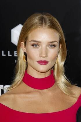 The Mechanic 2: Resurrection Filmpremiere in Hollywood Rosie Huntington-Whiteley THE MECHANIC 2: RESURRECTION FILM PREMIERE Hollywood Patrick Rideaux PicturePerfect