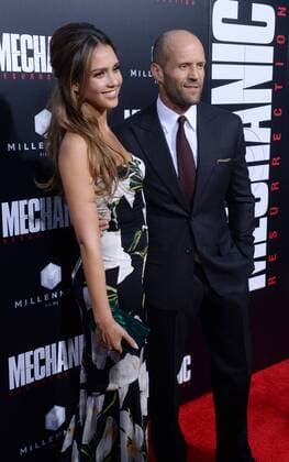 The Mechanic 2: Resurrection Filmpremiere in Hollywood Cast members Jessica Alba and Jason Statham attend the premiere of the motion picture crime thriller Mechanic: Resurrection at the ArcLight Cinerama Dome in the Hollywood section of Los Angeles on August 22, 2016. Storyline: Arthur Bishop thought he had put his murderous past behind him when his most formidable foe kidnaps the love of his life. Now he is forced to travel the globe to complete three impossible assassinations, and do what he does best, make them look like accidents.  LAP2016082205 JIMxRUYMEN