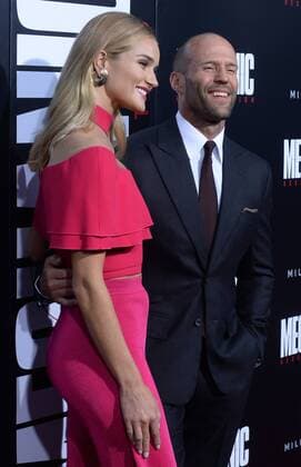 The Mechanic 2: Resurrection Filmpremiere in Hollywood Cast member Jason Statham and his wife, English model Rosie Alice Huntington-Whiteley attend the premiere of the motion picture crime thriller Mechanic: Resurrection at the ArcLight Cinerama Dome in the Hollywood section of Los Angeles on August 22, 2016. Storyline: Arthur Bishop thought he had put his murderous past behind him when his most formidable foe kidnaps the love of his life. Now he is forced to travel the globe to complete three impossible assassinations, and do what he does best, make them look like accidents.  LAP2016082217 JIMxRUYMEN