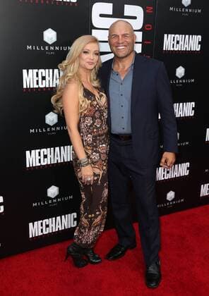 August 22, 2016 - Hollywood, CA, United States - 22 August 2016 - Hollywood, California - Mindy Robinson, Randy Couture. Premiere Of Summit Entertainment s Mechanic: Resurrection Held at ArcLight Hollywood. Photo Credit: AdMedia. Hollywood United States - ZUMAa123