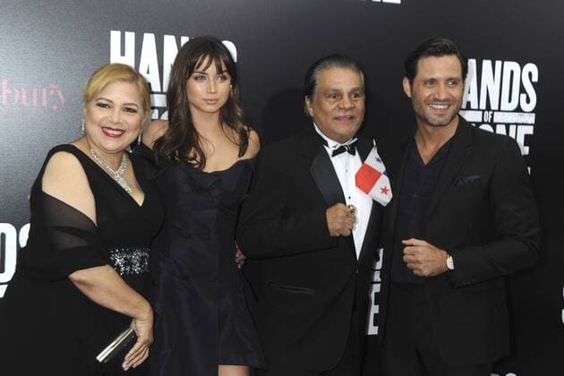 Felicidad Duran, Ana de Armas, Roberto Duran und Edgar Ramirez bei der Premiere des Kinofuls Hands of Stone im SVA Theatre. New York, 22.08.2016 Foto:xD.xVanxTinex xFuturexImage