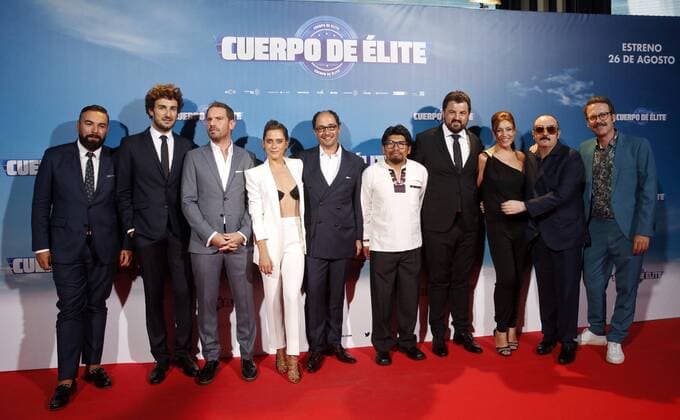 A group picture of the cast and the director of the film Cuerpo de Elite (Heroes Wanted), in Madrid, Spain, 25 August 2016. The movie will be released in Spanish theaters on 26 August. Premiere of Heroes Wanted !ACHTUNG: NUR REDAKTIONELLE NUTZUNG!  GRA277 20160825-636077603516137602