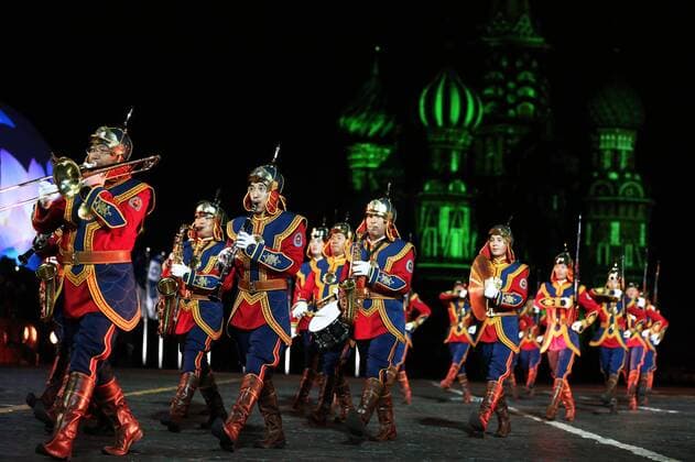 Proben fÃ¼r MilitÃ¤rmusikfestival in Moskau MOSCOW, RUSSIA - AUGUST 26, 2016: Members of the Guard of Honour and the Central military orchestra of Mongolia s Armed Forces perform during a dress rehearsal of the 9th Spasskaya Tower international military music festival in Moscow s Red Square. Artyom Geodakyan TASS  TS02ECE5