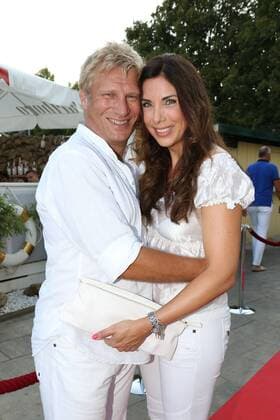 Alexandra Polzin mit Ehemann Gerhard Leinauer, Serfan Fashion Show im Hugo s Beach am Starnberger See in Starnberg am 27.08.2016