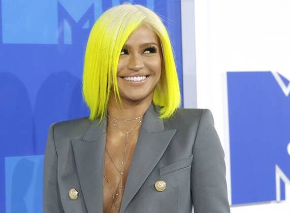 MTV Video Music Awards in New York Cassie arrives on the red carpet with a view of the Empire State Building at the 2016 MTV Video Music Awards at Madison Square Garden in New York City on August 28, 2016. Performers at the 2016 MTV VMA s include Rihanna, Britney Spears, Ariana Grande and Nicki Minaj.  NYP20160828106 JOHNxANGELILLO