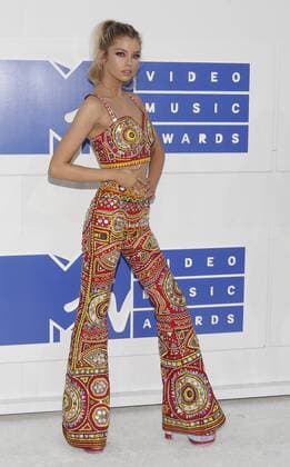 MTV Video Music Awards in New York Stella Maxwell arrives on the red carpet at the 2016 MTV Video Music Awards at Madison Square Garden in New York City on August 28, 2016. Performers at the 2016 MTV VMA s include Rihanna, Britney Spears, Ariana Grande and Nicki Minaj.  NYP20160828169 JOHNxANGELILLO