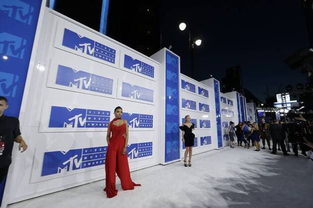 MTV Video Music Awards in New York Tinashe arrives on the red carpet at the 2016 MTV Video Music Awards at Madison Square Garden in New York City on August 28, 2016. Performers at the 2016 MTV VMA s include Rihanna, Britney Spears, Ariana Grande and Nicki Minaj.  NYP20160828514 JOHNxANGELILLO