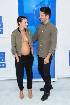 MTV Video Music Awards in New York August 28, 2016 - New York, NY, United States - 28 August 2016 - New York, New York - Laura Perlongo, Nev Schulman. 2016 MTV Video Music Awards at Madison Square Garden. Photo Credit: Mario Santoro AdMedia New York United States - ZUMAa123