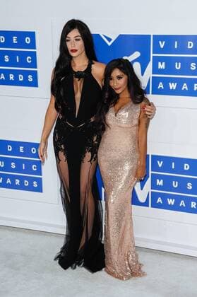 MTV Video Music Awards in New York August 28, 2016 - New York, NY, United States - 28 August 2016 - New York, New York - Jenni Jwoww Farley, Nicole Snooki Polizzi. 2016 MTV Video Music Awards at Madison Square Garden. Photo Credit: Mario Santoro AdMedia New York United States - ZUMAa123