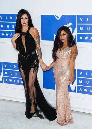 MTV Video Music Awards in New York August 28, 2016 - New York, NY, United States - 28 August 2016 - New York, New York - Jenni Jwoww Farley, Nicole Snooki Polizzi. 2016 MTV Video Music Awards at Madison Square Garden. Photo Credit: Mario Santoro AdMedia New York United States - ZUMAa123