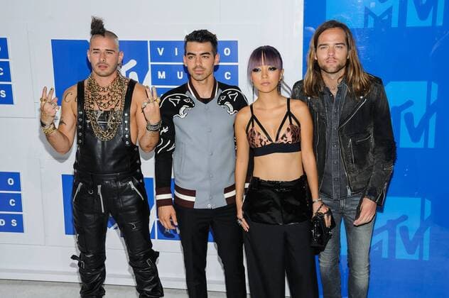 MTV Video Music Awards in New York August 28, 2016 - New York, NY, United States - 28 August 2016 - New York, New York - DNCE. 2016 MTV Video Music Awards at Madison Square Garden. Photo Credit: Mario Santoro AdMedia New York United States - ZUMAa123