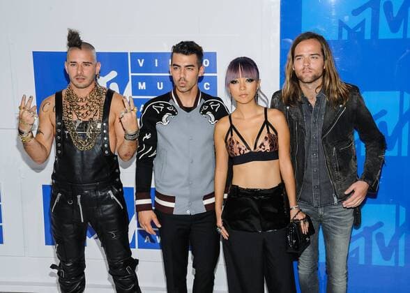 MTV Video Music Awards in New York August 28, 2016 - New York, NY, United States - 28 August 2016 - New York, New York - DNCE. 2016 MTV Video Music Awards at Madison Square Garden. Photo Credit: Mario Santoro AdMedia New York United States - ZUMAa123