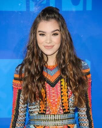 MTV Video Music Awards in New York August 28, 2016 - New York, NY, United States - 28 August 2016 - New York, New York - Hailee Steinfeld. 2016 MTV Video Music Awards at Madison Square Garden. Photo Credit: Mario Santoro AdMedia New York United States - ZUMAa123