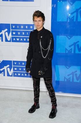 August 28, 2016 - New York, NY, United States - 28 August 2016 - New York, New York - Ansel Elgort. 2016 MTV Video Music Awards at Madison Square Garden. Photo Credit: Mario Santoro AdMedia New York United States - ZUMAa123