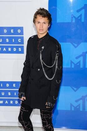 August 28, 2016 - New York, NY, United States - 28 August 2016 - New York, New York - Ansel Elgort. 2016 MTV Video Music Awards at Madison Square Garden. Photo Credit: Mario Santoro AdMedia New York United States - ZUMAa123