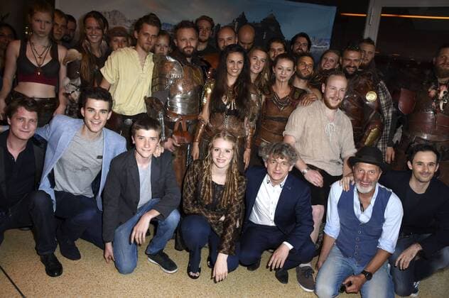 Felix von Poser, Patrick Mölleken, Florian Burgkart, Katharina Stark, Volker Zack Michalowski, Rufus Beck und Matthias Lang mit Armeliten bei der Premiere des Kinofilms König Laurin im Mathäser Filmpalast. München, 28.08.2016 Foto:xP.xSchönbergerx xFuturexImage