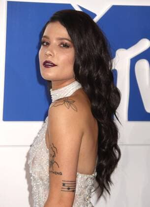 August 28, 2016 - New York, New York, U.S. - Singer HALSEY attends the arrivals at the 2016 MTV Video Music Awards held at Madison Square Garden. New York U.S. - ZUMAk03_