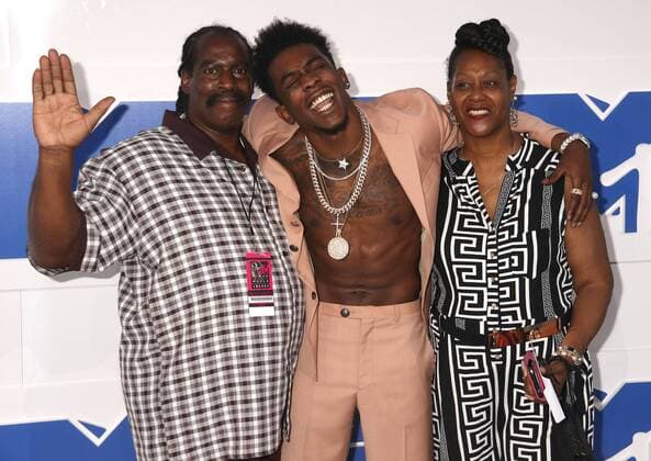 August 28, 2016 - New York, New York, U.S. - Hip hop artist DESIIGNER and his PARENTS attend the arrivals at the 2016 MTV Video Music Awards held at Madison Square Garden. New York U.S. - ZUMAk03_