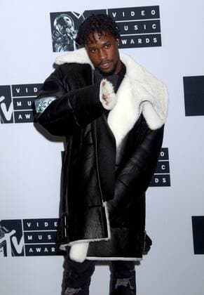 August 28, 2016 - New York, New York, U.S. - Singer actor SHAMEIK MOORE poses for photos in the press room at the 2016 MTV Video Music Awards held at Madison Square Garden. New York U.S. - ZUMAk03_