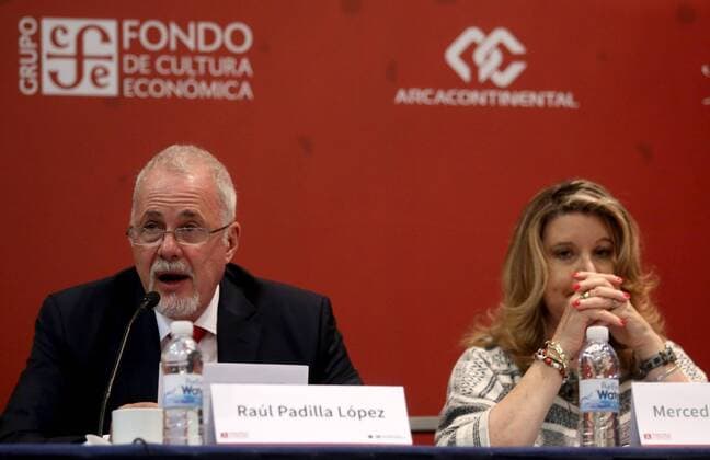 Jury member of the FIL Prize Mercedes Monmany (R) and the president of the FIL Raúl Padilla (L) participate in a press conference in which it announced the failure of the Guadalajara International Book Fair (FIL) Award in Romance Languages 2016 released in Guadalajara, Mexico, 29 August 2016. The Romanian writer Norman Manea won the FIL Award in Romance Languages 2016, announced by the jury of the award, which highlighted the relevance that takes one of the issues most worked by the author in today s society, the itinerant identity . EFE Ulises Ruiz Basurto Romanian writer Norman Manea wins the FIL Award in Romance Languages 2016 in Mexico !ACHTUNG: NUR REDAKTIONELLE NUTZUNG!  MEX01 20160829-636080987762347390
