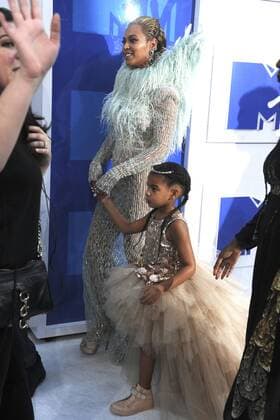 Beyonce mit Tochter Blue Ivy Carter bei der Verleihung der MTV Video Music Awards 2016 im Madison Square Garden. New York, 28.08.2016 Foto:xD.xVanxTinex xFuturexImage