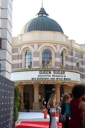 LOS ANGELES - AUG 29: Atmosphere at the Premiere Of OWN s Queen Sugar at the Warner Brothers Studios on August 29, 2016 in Burbank, CA  KathyxHutchins