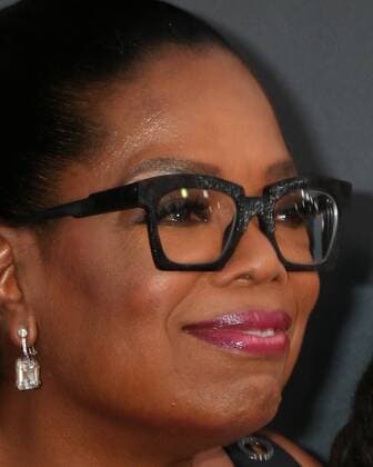 LOS ANGELES - AUG 29: Oprah Winfrey at the Premiere Of OWN s Queen Sugar at the Warner Brothers Studios on August 29, 2016 in Burbank, CA  KathyxHutchins