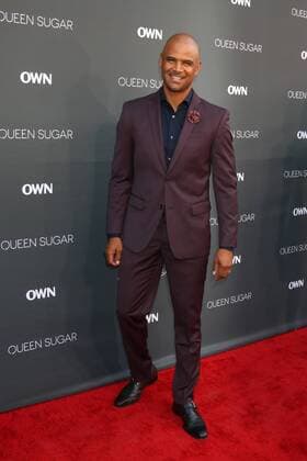 LOS ANGELES - AUG 29: Dondre Whitfield at the Premiere Of OWN s Queen Sugar at the Warner Brothers Studios on August 29, 2016 in Burbank, CA  KathyxHutchins
