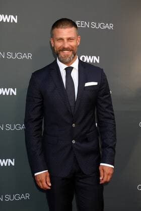 LOS ANGELES - AUG 29: Greg Vaughan at the Premiere Of OWN s Queen Sugar at the Warner Brothers Studios on August 29, 2016 in Burbank, CA  KathyxHutchins