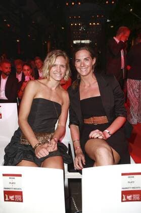 Laura Ludwig und Kira Walkenhorst beim Sport Bild Award 2016 in der Fischauktionshalle. Hamburg, 29.08.2016 Foto:xgbrcix xFuturexImage