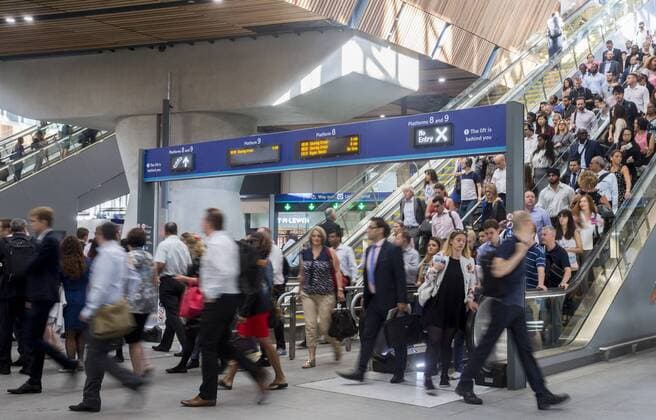 . 30 08 2016. London, United Kingdom. Return to work,London Bridge station 30th August 2016. Commuters travel to work, arriving at London Bridge station.The new concourse opened on August 29th.It is two thirds completed and is bigger than the pitch at Wembley  xMarkxThomasx xi-Imagesx IIM-13351-0003