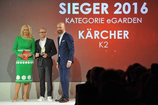 19.Goldener Computerpreis 2016 Barbara Schoeneberger, Bernd Ruetzler, Kaercher, Axel Telzerow Verleihung des 19. Goldener Computers der Fachzeitschrift Computer Bild im Axel-Springer-Haus in Berlin am 30.08.2016