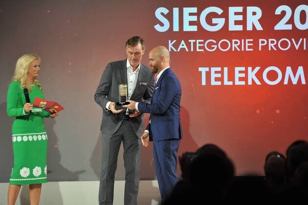 19.Goldener Computerpreis 2016 Barbara Schoeneberger, Michael Hagspihl, Telekom Deutschland Kunden, Axel Telzerow Verleihung des 19. Goldener Computers der Fachzeitschrift Computer Bild im Axel-Springer-Haus in Berlin am 30.08.2016