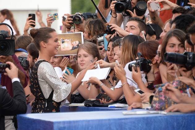210942 Degun Starface 2016-09-01 Venise Italie Mostra 2016. 73nd Venice International Film festival. Photocall du film The light between oceans . Mostra 2016. 73nd Venice International Film Festival. Red Carpet of the light between oceans movie. Alicia Vikander . Vikander, Alicia  Copyright: xDegunx xStarfacex STAR_210942_049