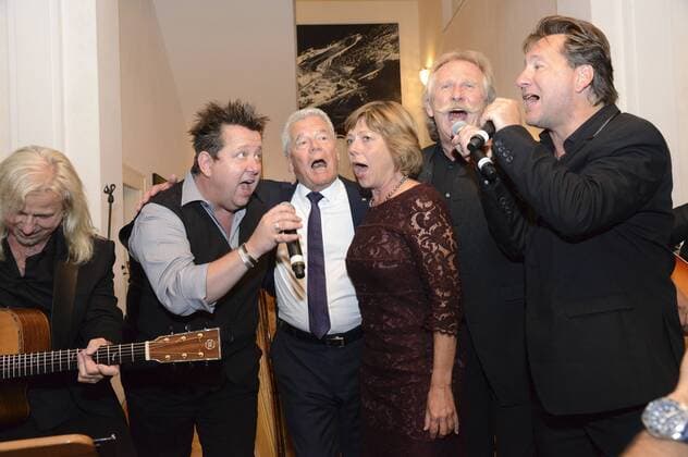 Sebastian Krumbiegel, Joachim Gauck, Daniela Schadt, Henning Krautmacher und Claudius Dreilich bei der musikalischen Veranstaltung Heimat? Melodien, Orte, Emotionen in der Villa Hammerschmidt. Bonn, 01.09.2016 Foto:xJ.xKrickx xFuturexImage