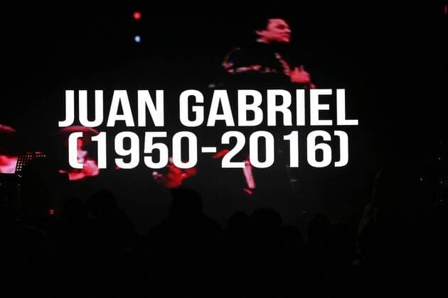 September 1, 2016 - Mexico - EUM20160901ESP15.JPG.CIUDAD DE MEXICO MagazineRevista-Los mas bellos.- Homenaje al fallecido cantautor Juan Gabriel en la presentacion de la revista especial TV y Novelas con los mas bellos, 31 de agosto de 2016. Foto: Agencia EL UNIVERSALAgustin SalinasJMA Mexico  - ZUMAu78_