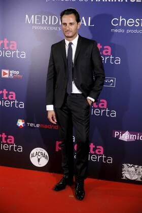 Spanish actor Asier Etxeandia poses as he arrives at the premiere of La puerta abierta (The open door) at the Palace of the Press in Madrid, Spain, 1 September 2016. EFE JuanJo Martin LA PUERTA ABIERTA PREMIERE IN MADRID !ACHTUNG: NUR REDAKTIONELLE NUTZUNG!  MAD002 20160901-636083685181075156