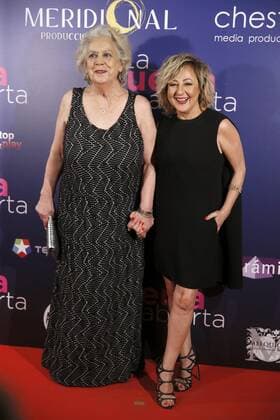Spanish actresses Carmen Machi (R) and Terele Pavez pose as they arrive at the premiere of La puerta abierta (The open door) at the Palace of the Press in Madrid, Spain, 1 September 2016. EFE JuanJo Martin LA PUERTA ABIERTA PREMIERE IN MADRID !ACHTUNG: NUR REDAKTIONELLE NUTZUNG!  MAD002 20160901-636083685938942588