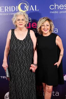 Terele Pavez and Carmen Machi during the premiere of La Puerta abierta at Palacio de la Prensa in Madrid. September 01, 2016.  (20160901078)