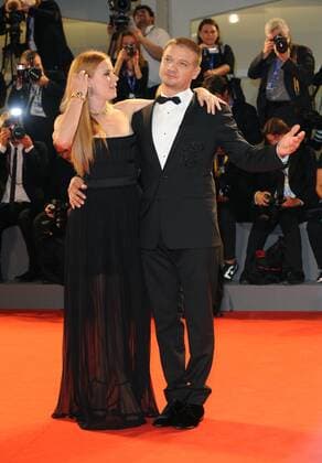 American actress Amy Adams and American actor Jeremy Renner attend the premiere for Arrival during the 73rd Venice Film Festival in Venice on September 1, 2016.  LON20160901224 PAULxTREADWAY