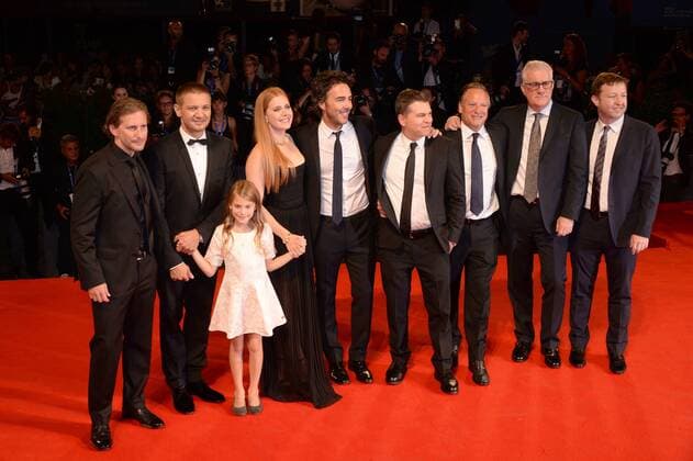210944 Degun Starface 2016-09-01 Venise Italie Mostra 2016. 73nd Venice International Film Festival. Red Carpet of Arrival movie.Amy AdamsJeremy Renner.Equipe du film. Adams, Amy; Renner, Jeremy  Copyright: xDegunx xStarfacex STAR_210944_037