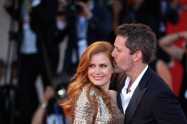 (160902) -- VENICE, Sept. 2, 2016 -- Actress Amy Adams(L) and her husband Darren Le Gallo arrive for the premiere of the movie Nocturnal Animals in competition at the 73rd Venice Film Festival in Venice, Italy, on Sept. 2, 2016. ) ITALY-VENICE-FILM FESTIVAL-NOCTURNAL ANIMALS-PREMIERE JinxYu 