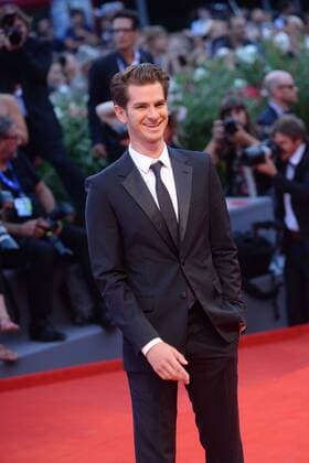Wicked - Pressetermin zum Musical in Hongkong 211013 Degun Starface 2016-09-04 Venise Italie Mostra 2016. 73nd Venice International Film Festival. Red Carpet of Hacksaw bridge the movie.Andrew Garfield.  Copyright: xDegunx xStarfacex STAR_211013_034