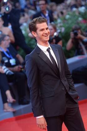 Wicked - Pressetermin zum Musical in Hongkong 211013 Degun Starface 2016-09-04 Venise Italie Mostra 2016. 73nd Venice International Film Festival. Red Carpet of Hacksaw bridge the movie.Andrew Garfield.  Copyright: xDegunx xStarfacex STAR_211013_035