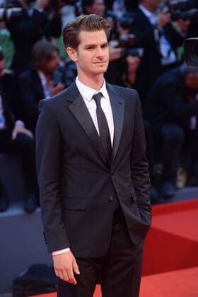 Wicked - Pressetermin zum Musical in Hongkong 211013 Degun Starface 2016-09-04 Venise Italie Mostra 2016. 73nd Venice International Film Festival. Red Carpet of Hacksaw bridge the movie.Andrew Garfield.  Copyright: xDegunx xStarfacex STAR_211013_036