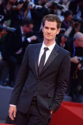 Wicked - Pressetermin zum Musical in Hongkong 211013 Degun Starface 2016-09-04 Venise Italie Mostra 2016. 73nd Venice International Film Festival. Red Carpet of Hacksaw bridge the movie.Andrew Garfield.  Copyright: xDegunx xStarfacex STAR_211013_037
