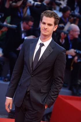 Wicked - Pressetermin zum Musical in Hongkong 211013 Degun Starface 2016-09-04 Venise Italie Mostra 2016. 73nd Venice International Film Festival. Red Carpet of Hacksaw bridge the movie.Andrew Garfield.  Copyright: xDegunx xStarfacex STAR_211013_038