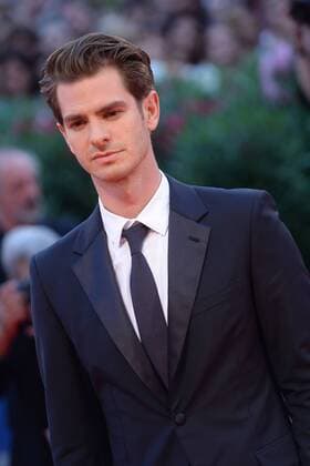 Wicked - Pressetermin zum Musical in Hongkong 211013 Degun Starface 2016-09-04 Venise Italie Mostra 2016. 73nd Venice International Film Festival. Red Carpet of Hacksaw bridge the movie.Andrew Garfield.  Copyright: xDegunx xStarfacex STAR_211013_041