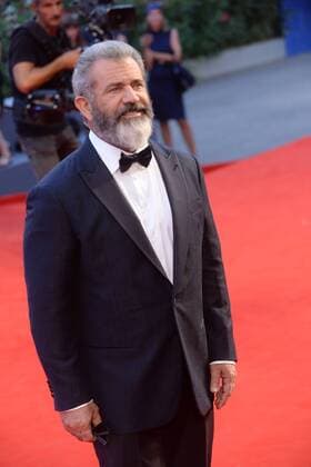 Wicked - Pressetermin zum Musical in Hongkong 211013 Degun Starface 2016-09-04 Venise Italie Mostra 2016. 73nd Venice International Film Festival. Red Carpet of Hacksaw bridge the movie.Mel Gibson.  Copyright: xDegunx xStarfacex STAR_211013_047